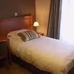 Otel Le Fournil Redu