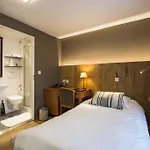 Otel Le Fournil Redu